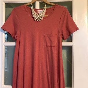 Lularoe Carly dress.  👗